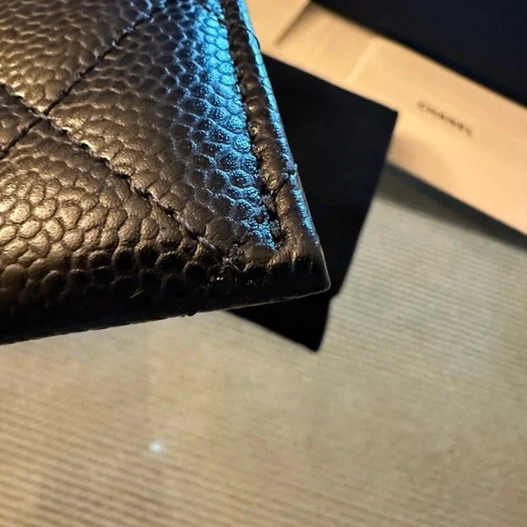 CHANEL Quilted Black Card Holder - Picture 14 of 16